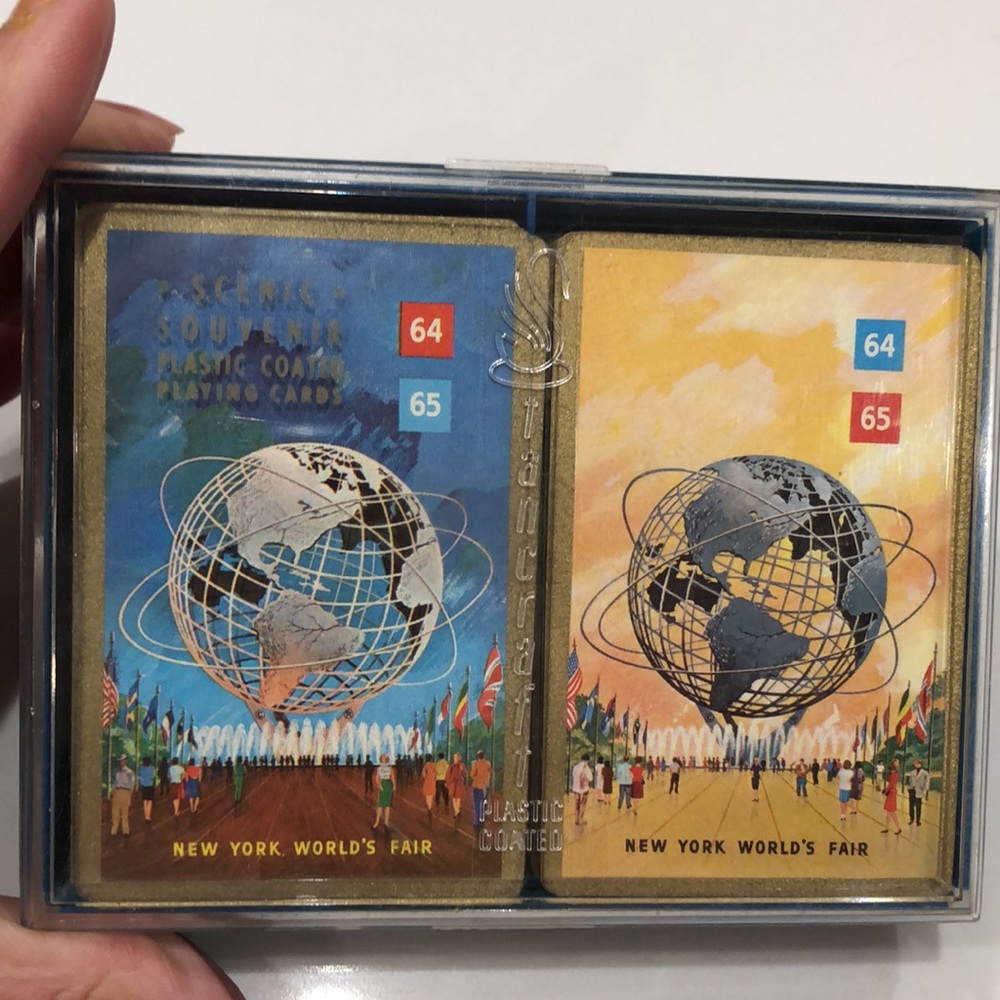 VINTAGE NY WORLDS FAIR FULL DECKS OF CARDS IN CASE